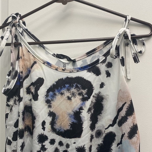 NWT LoveU Dear Animal Print Toe Shoulder Summer Blouse Size Medium - Picture 3 of 9